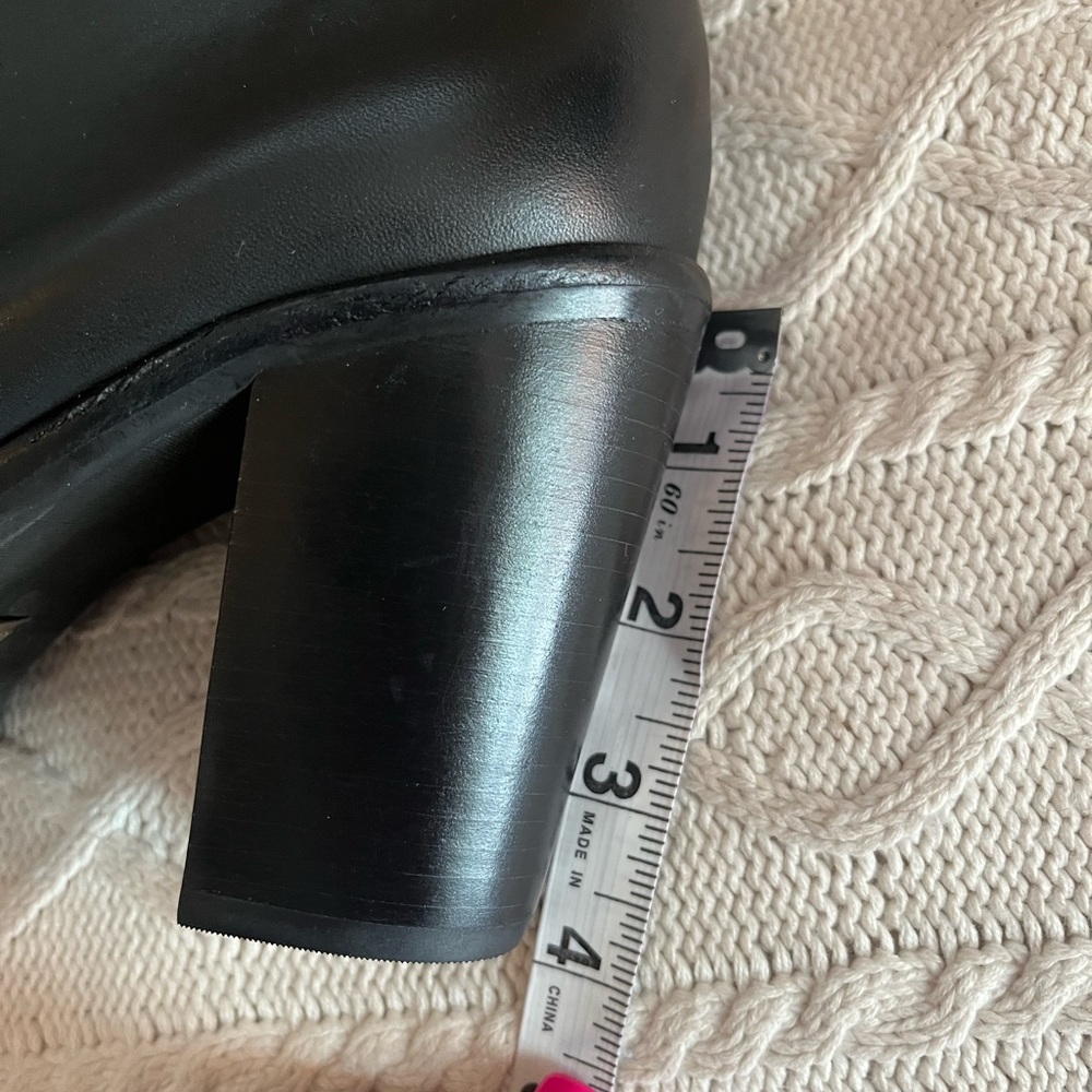 Gianni Bini Black Leather Ankle Boots Heeled Boots Designer Women’s Size 9 - Picture 2 of 11